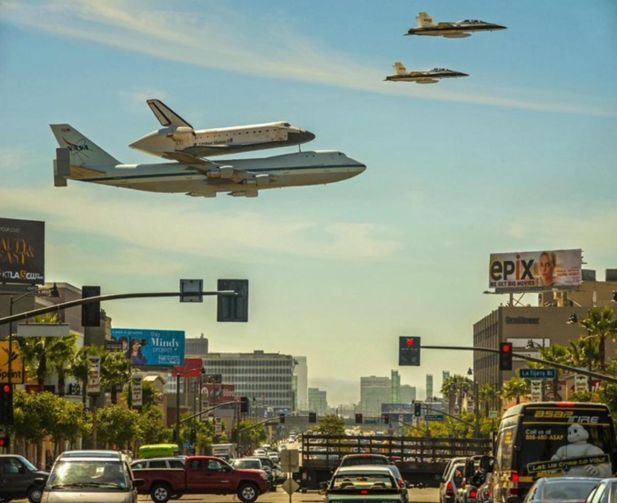 Boeing 747 with space shuttle.jpeg