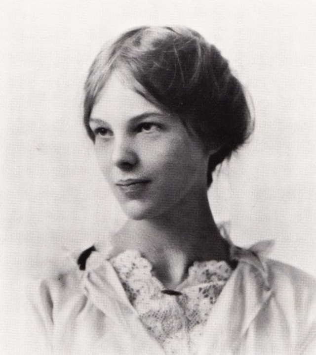 Amelia Earhart, 1925.jpg