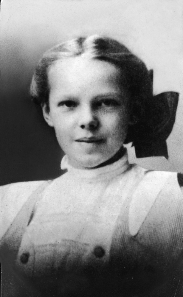 Amelia Earhart Saw Her First Plane When She Was 10.jpg