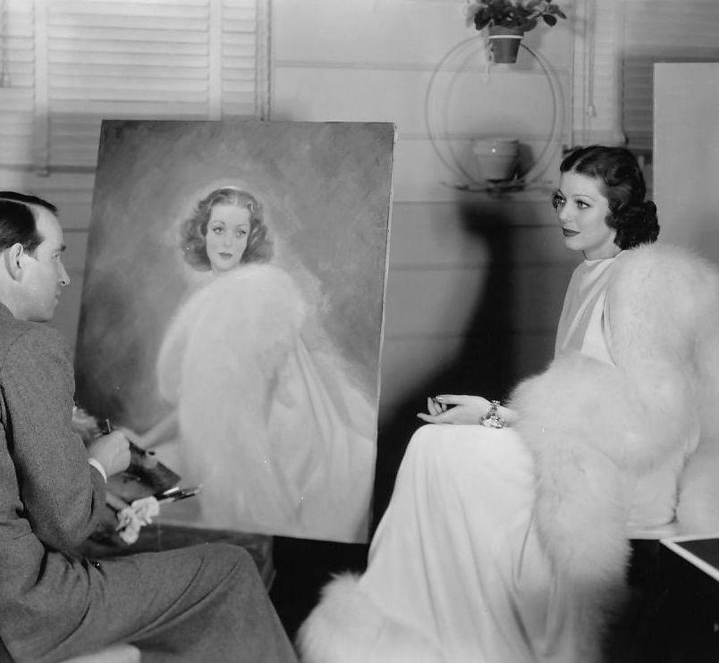 Loretta Young posing for a portrait (1930s).jpeg