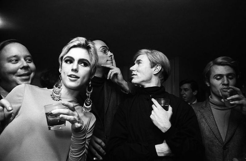 Warhol entourage, Henry Geldzahler, Edie Sedgwick, Andy Warhol and Gerard Malanga, photo by Steve Schapiro, New York City, 1965.jpg
