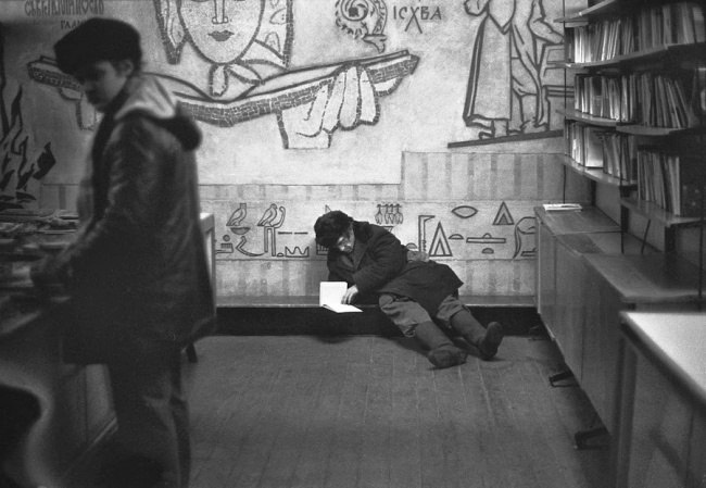 Книжный магазин, отдел букинистической литературы, Новокузнецк, 1983.jpg