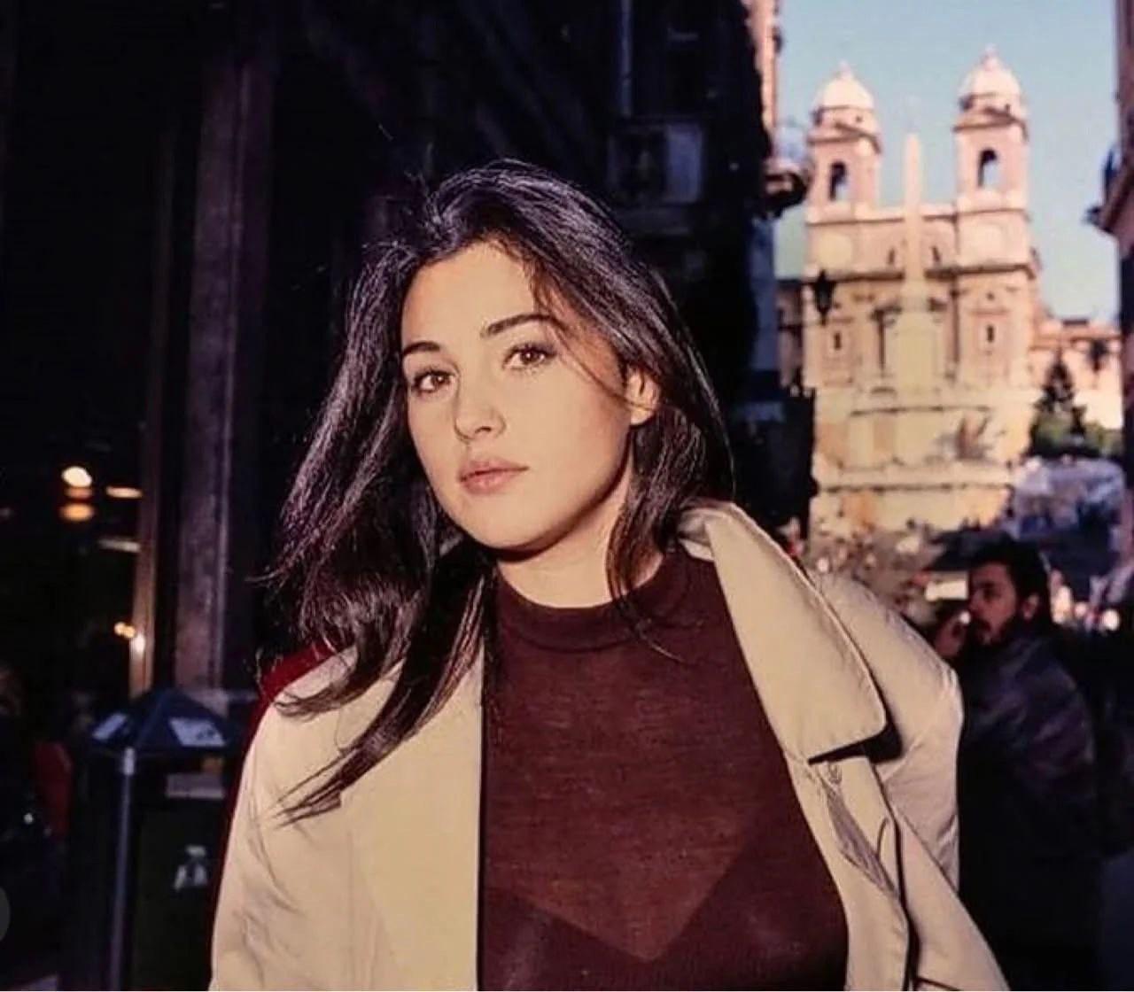 Monica Bellucci, 90s.jpeg