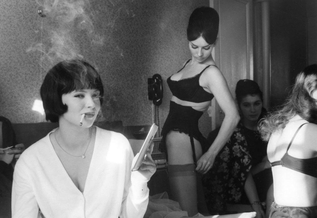 French New Wave film Vivre sa vie (My Life to Live), directed by Jean-Luc Godard and starring Anna Karina. 1962.jpeg