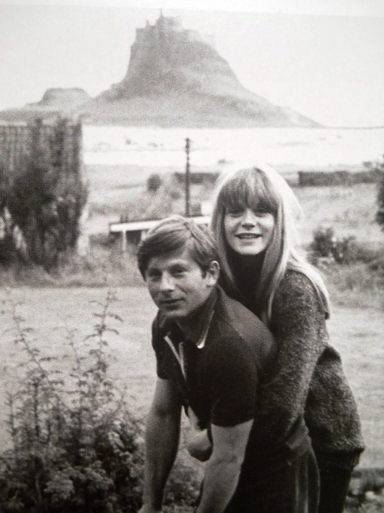 Роман Полански и Франсуаза Дорлеак. Съёмки фильма Тупик, 1966.jpg