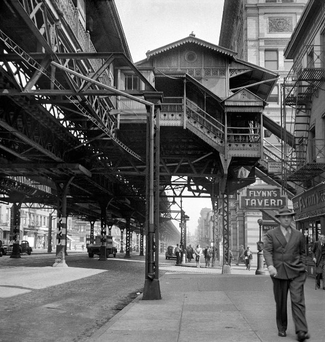 Third Avenue elevated railway at 18th Street, New York, September 1942. (Photo by Marjory Collins).jpg